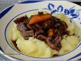 Fricassée d'escargots au vin rouge