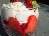 Verrine fraises chantilly maison et petits sablés