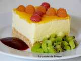 Bavarois à la mangue garni de framboises