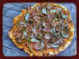 Pizza aubergine, courgette, oignon et jambon