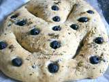 Fougasse à l'origan, parmesan et olives noires