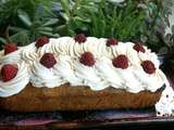 Poke cake framboises, chantilly au thé fruits rouges