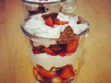 Verrine mascarpone, spéculos, fraise et miel