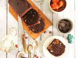 Cake au chocolat, abricots et noisettes