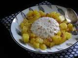 Panna cotta vanille sur son lit d'ananas caramélisé au miel et sésame