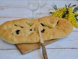 Fougasse au chèvre et olives noires