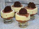 Mousse aux 3 chocolats, tuiles au chocolat noir