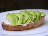 Tartines à l’avocat et fromage frais