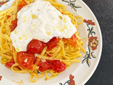 Pâtes aux tomates cerises, ail et straciatella