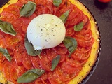 Tarte de polenta, tomates, basilic et burrata