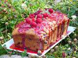 Pain (cake) aux framboises, pêches, et beurre d’amandes