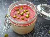 Mousse a La Pistache Et Son Coulis de Fraises