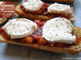 Tartines tomates, poivrons, sauce barbecue et mozzarella