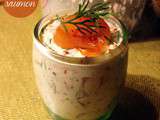 Verrine de saumon fumé, tartare ail et fines herbes et concombre express