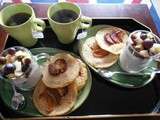 Petit déjeuner aux fruits d'automne (poire pomme raisin noisette yaourt sirop d'érable)