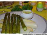 Asperges vertes et blanches sauce aux fines herbes