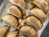 Empanadas poivrons, oignons, chèvre (ou soubressade), paprika fumé