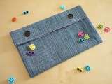 Pochette en jeans et fantaisie