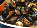 Moules à la crème et sauce persillade