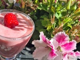 Smoothie framboises, citron vert et lait fermenté