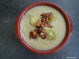 Velouté de chou-fleur aux choux de Bruxelles et aux girolles