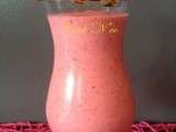 Smoothie banane, framboise, coco (pour 2 grands verres)