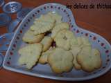 Petits biscuits vanille, amandes à la presse à gâteau