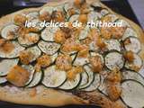 Pizza saumon, courgettes et tapenade