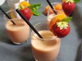 Smoothie abricot, fraise et tomate cerise