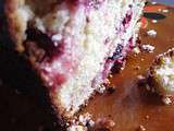 Cake aux fruits rouges (framboises, cassis, maqueraux), citron et huile d'olive