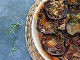 Tatin d’aubergines aux tomates séchées, ail et romarin