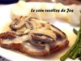 Côtelettes de porc, sauce crémeuse aux champignons et parmesan