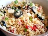 Salade de couscous aux olives, poivrons rôtis et noix de pin