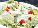 Salade romaine, sauce crémeuse au concombre