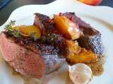 Magret de canard aux nectarines et aux baies roses