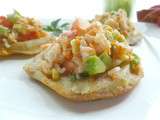 Tostadas de crevettes marinées aux petits légumes