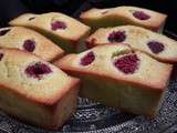 Financier thé matcha et framboises