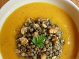 Velouté de butternut, lentilles vertes aux noix et huile de noisette