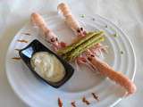 Langoustines, sauce crémeuse au curry et asperges vertes