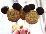 Petits biscuits revisités en sucettes pour encore plus de gourmandise... Belle journée à tous 😊 #yummy #miam #food #foodporn #foodpic #handmade #homemade #disney #mickey #photooftheday #happy #tuesday #angers #lepaysdesgourmandises @Angers, France