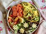 Spaghettis de courgettes crues, saumon fumé et crudités