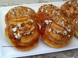 Brioches aux pommes, citron et amandes