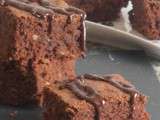 Brownies aux noix sauce chocolat terriblement bon