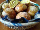 Petits pains aux herbes et au fromage