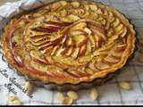 Tarte aux pommes sur crème de pistache