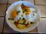 Oeufs sur le plat sur jardinière de légumes