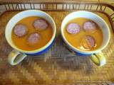 Soupe de carottes fromage à tartiner et piment d'espelette