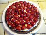 Tarte aux fraises sur pâte sablée au chocolat