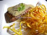 Steak au roquefort et frites bouclettes