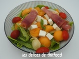 Salade de pâtes, melon et jambon cru